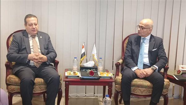 جامعة عين شمس تتقدم للحصول علي الاعتماد المؤسسي من هيئة جودة التعليم