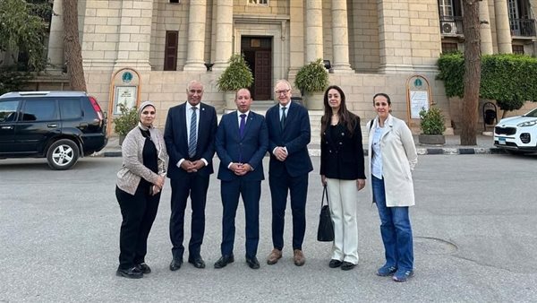 عميد طب قصر العيني يستقبل نظيره من جامعة كريستيان ألبريشت الألمانية.. صور