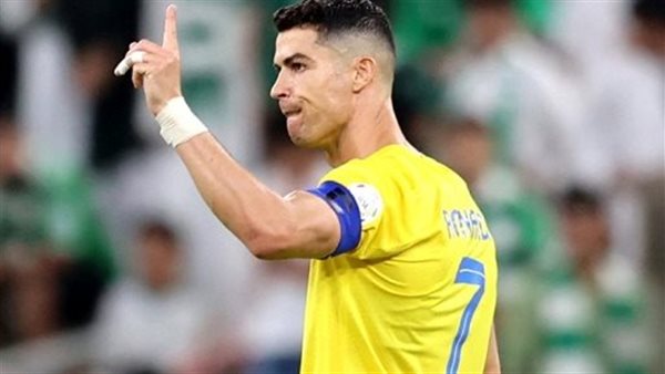 خد مني القصة.. شوبير يحسم الجدل بشأن مشاركة رونالدو مع الأهلي في كأس العالم