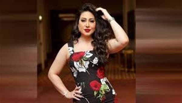 فستان ميتالك.. بوسي تثير ضجة بهذه الإطلالة | شاهد