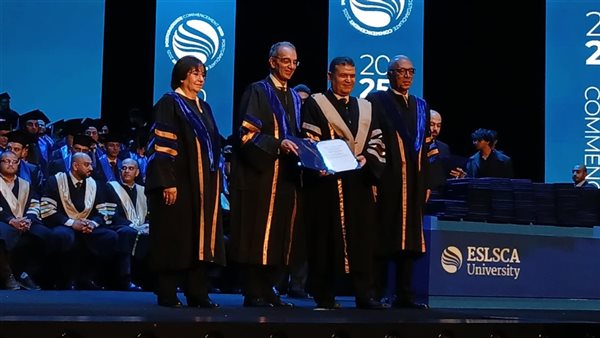 بحضور وزير الاتصالات.. اسلسكا تحتفل بتخريج دفعة جديدة من برنامج ماجيستير ودكتوراه إدارة الأعمال