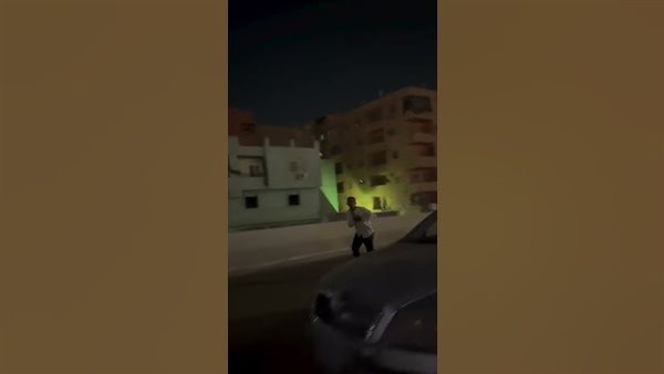 طلع اللي معاك عشان تعيش.. فيديو بلطجي دائري الهرم يشعل السوشيال ميديا | شاهد