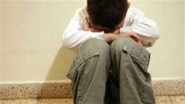 غرفة تعذيب في الصحراء.. مأساة طفلين قيدهما عامل خردة هتك عرضهما وقتل أحدهما
