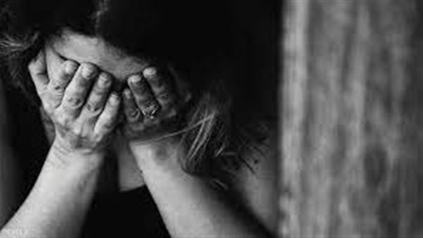 مسكني وقبّلني.. تفاصيل اتهام سايس بالتحرش بربة منزل داخل مدخل عقار بالعجوزة