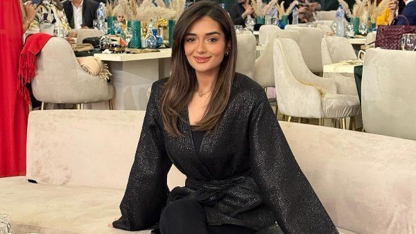  وسط البحر.. ملك أحمد زاهر تثير ضجة بهذه الإطلالة | شاهد