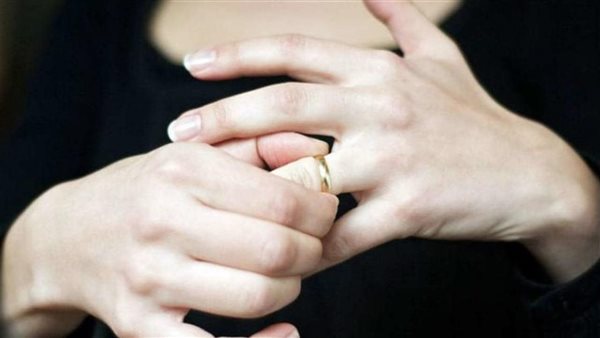 طردني من الشقة علشان عندي برد.. مهندسة تطلب خلع زوجها في محكمة الأسرة 