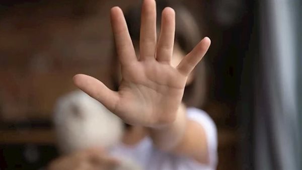 مازالت عذراء.. تفاصيل جديدة في اعتداء 3 طلاب على زميلتهم داخل المقابر بالقليوبية