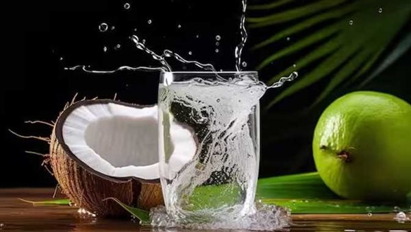 منها تعزيز مضادات الأكسدة.. فوائد مذهلة لشرب ماء الليمون لمدة 30 يومًا