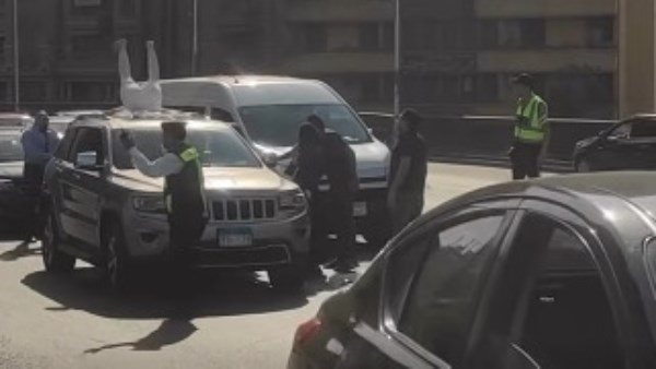  يوجا وحركات استعراضية فوق سيارة.. تفاصيل مثيرة عن فيديو فتاة كوبري أكتوبر | شاهد