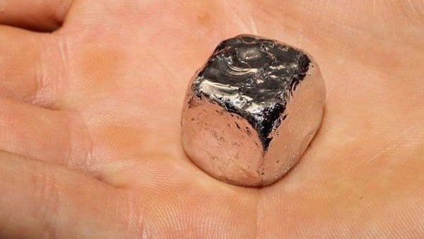  الجرام بـ 27 مليون دولار.. حكاية أغلى معدن في العالم