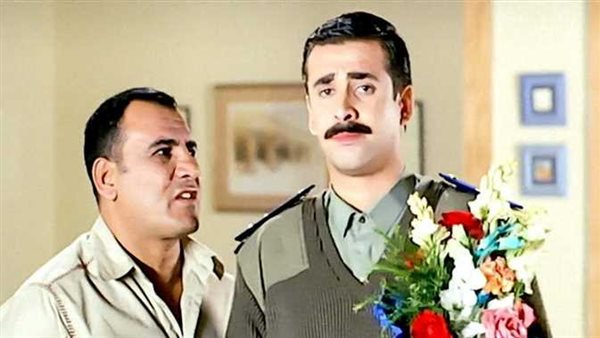 عشان المهمة تكمل.. خطأ في فيلم «الباشا تلميذ» يثير الجدل بعد 21 عامًا | فيديو