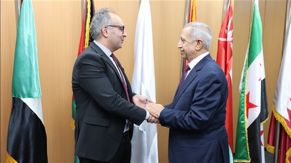  الأكاديمية العربية و