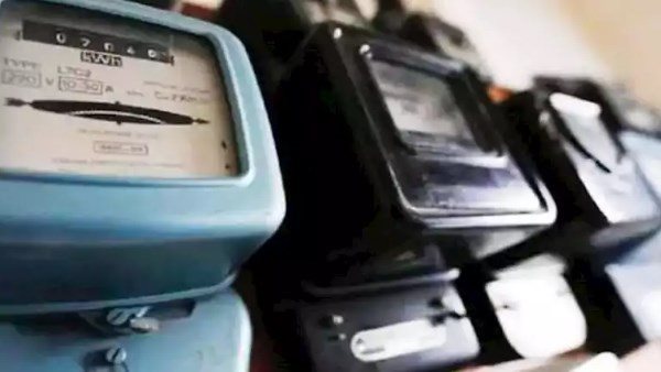  عددهم 42 مليونا.. تحذير عاجل لأصحاب عدادات الكهرباء القديمة 