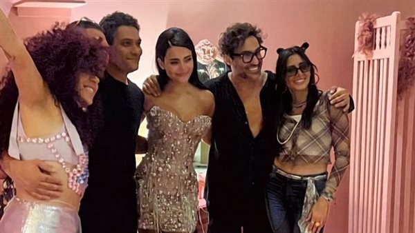  بعد صورتها مع أحمد فهمي.. إطلالات مثيرة للجدل لـ أسماء جلال | شاهد