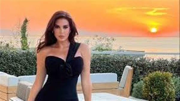  فستان جرئ.. ياسمين صبري تثير الجدل بهذه الإطلالة | شاهد 