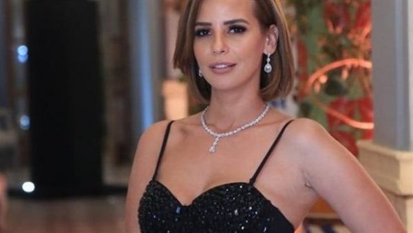  ملابس رياضية.. إيمان العاصي تثير ضجة بهذه الإطلالة | شاهد