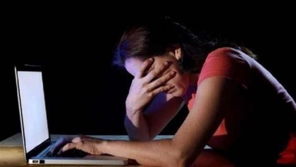  رسائل على واتساب تحولت إلى كابوس..القصة الكاملة لابتزاز وتهديد فتاة القليوبية بفيديوهات مثيرة 