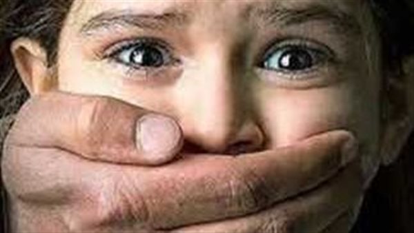 شهادة أم وضابطين وتقارير طبية.. قائمة أدلة تُدين المتهم في واقعة التعدي على تلميذة الوراق