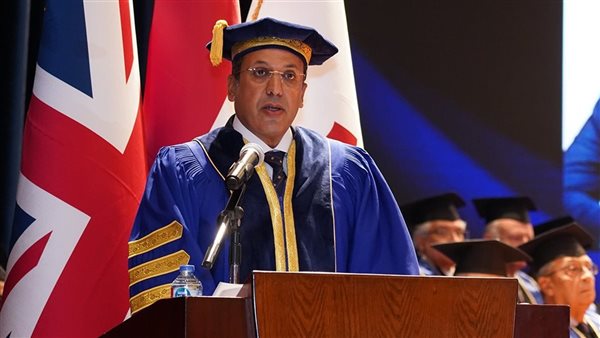 الحكومة البريطانية تعلن حصول رئيس الجامعة البريطانية في مصر على وسام شرف ملكي