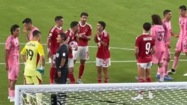 هل طلب التسديد؟.. مفاجأة جديدة بشأن حديث زيزو وتريزيجيه قبل ركلة الجزاء