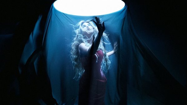 نجوى كرم تعلن 