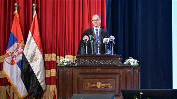 ألقى محاضرة تذكارية.. تفاصيل زيارة رئيس وزراء صربيا لجامعة القاهرة (صور)