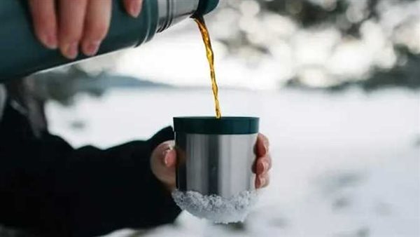 وفاة صادمة لرجل بسبب تُرمس شاي.. أصيب بتسمم بعد تناول المشروبات فيه لمدة 10 سنوات