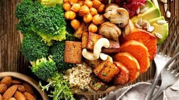 احرص على تناولها.. 10 أطعمة سحرية لتنظيم الأمعاء وتحسين الهضم