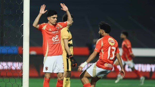 ماذا فعل مع مدرب الأهلي؟.. أشرف بن شرقي يثير الجدل في مونديال الأندية