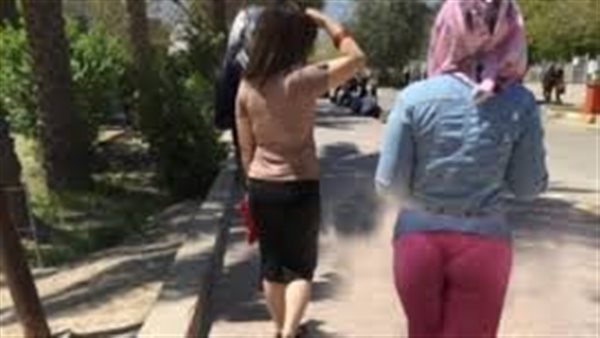 في الشارع.. تفاصيل القبض على عامل دليفري تحرش بفتاة في التجمع