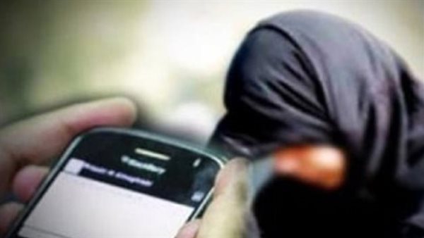 يا نعمل علاقة يا أفضحك.. التفاصيل الكاملة للحكم على عامل هدد فتاة بنشر صورها على فيسبوك بالقليوبية