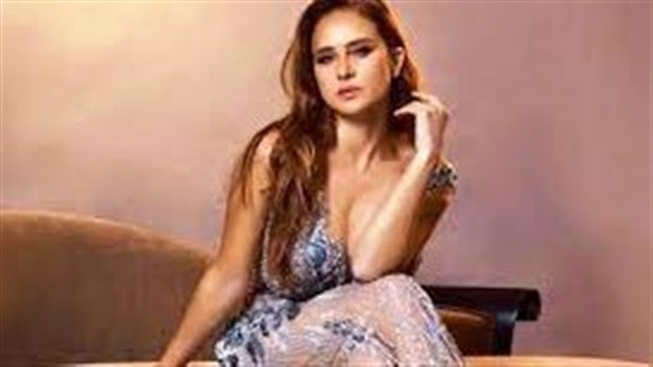 شقيقي هدد بقتل زوجي.. نيللي كريم تكشف كواليس مرعبة من مراهقتها | فيديو