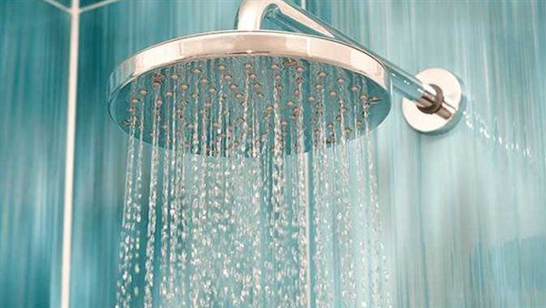 قد يهدد حياتك.. طبيب يُحذر من الاستحمام بهذا الماء 