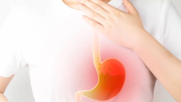  دون أدوية.. مشروبات لعلاج الحموضة وتهدئة المعدة 