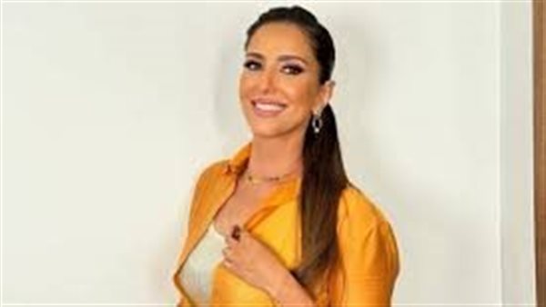  بالكاجوال.. حنان مطاوع تخطف الأنظار بهذه الإطلالة | شاهد