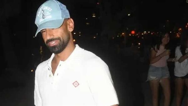 «أكلة سمك بـ 75 ألف جنيه وسهرة داخل نادٍ ليلي».. تفاصيل عطلة محمد صلاح في تركيا