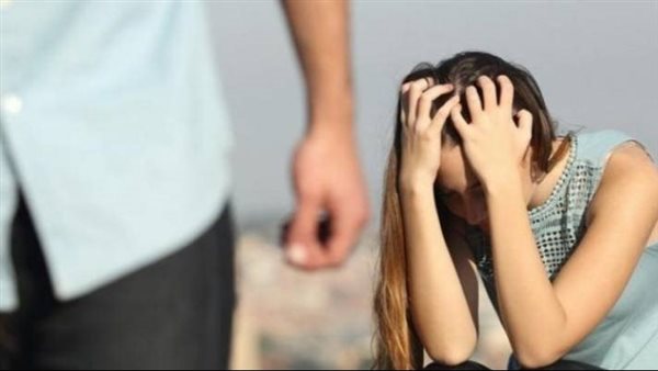 جاب لجارتنا ساعة دهب ونسي عيد ميلادي..نرمين تطلب خلع زوجها في محكمة الأسرة