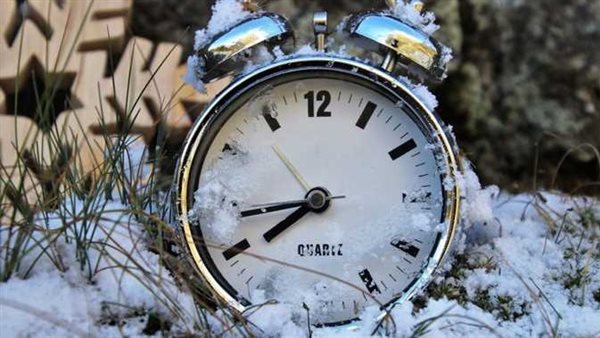 كم يوم متبقي على تطبيق التوقيت الشتوي 2025 في مصر؟