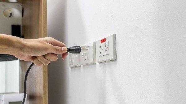 تقدر تستغنى عنها بسهولة.. 5 أجهزة تستهلك الكهرباء بصمت