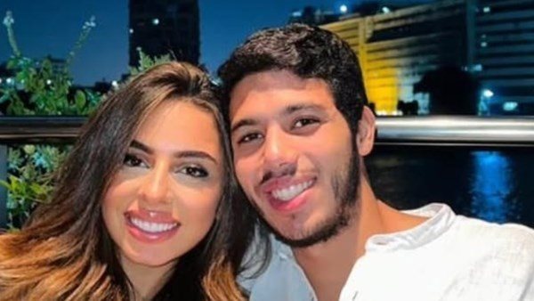 بإطلالة ناعمة.. زوجة حفيد الزعيم عادل إمام تخطف الأنظار في حفل الزفاف | شاهد