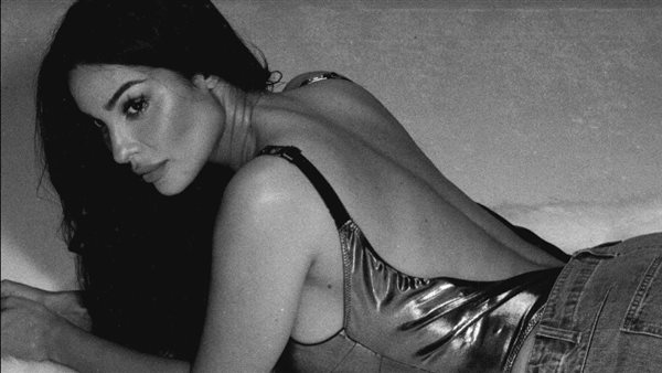 ملابس جريئة.. نادين نجيم تثير الجدل بإطلالة جديدة | شاهد