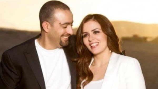  لعنة أحمد السقا تلاحق طليقته.. القصة الكاملة لاعتذار مها الصغير عن موقفها المحرج مع منى الشاذلي