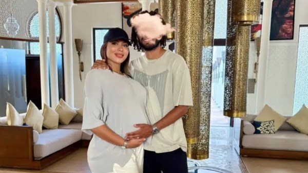  حقيقة زواج محمد النني للمرة الثانية.. من هي البلوجر المغربية حنان؟ | شاهد