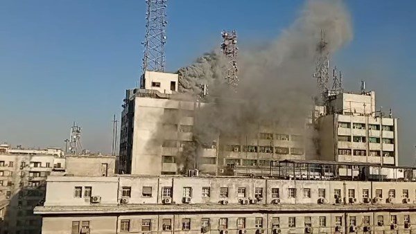  توقف الإنترنت والإسعاف وإنستاباي لبعض الوقت.. كيف شلّ حريق رمسيس الحركة والخدمات في القاهرة والمحافظات؟ 