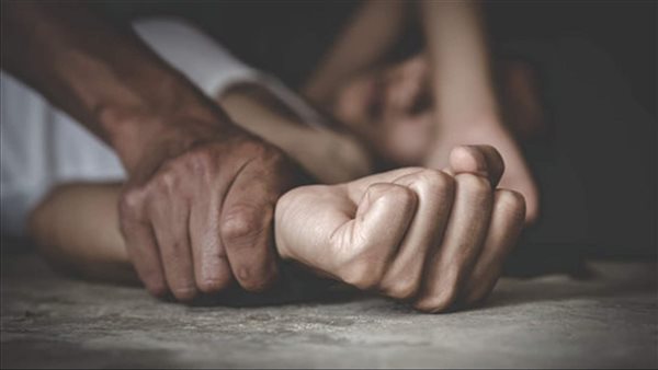 استغل تواجدها بمفردها..تفاصيل الحكم على المتهم باقتحام منزل فتاة وتعدى عليها جنسيًا بالإكراه في قنا