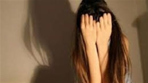 تفاصيل مثيرة في اتهام صاحب مقهى بهتك عرض ابنته القاصر بالمنيرة الغربية 