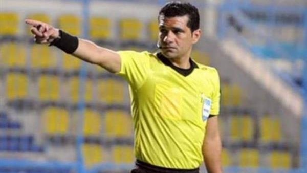 مأذون شرعي وضابط.. وظائف الحكام المصريين خارج الملعب