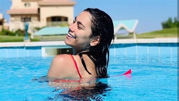 ملابس البحر.. هاجر أحمد تثير ضجة بهذه الإطلالة | شاهد