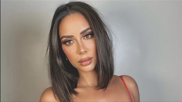 جريئة للغاية.. بسنت شوقي تثير ضجة بفستان ملفت | شاهد 