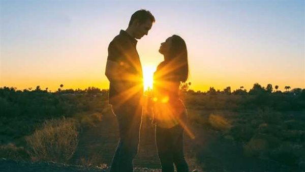 «بيحبني.. مبيحبنيش؟» 3 علامات تؤكد حب الرجل لكٍ